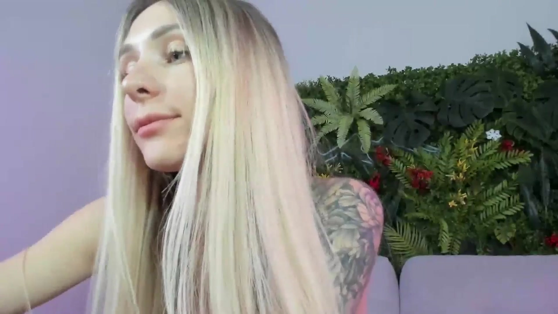 Gallery image thumbnail from Horny_Blond's myfreecams stream on, 08/09/2025, 12:53 image 12 of 20