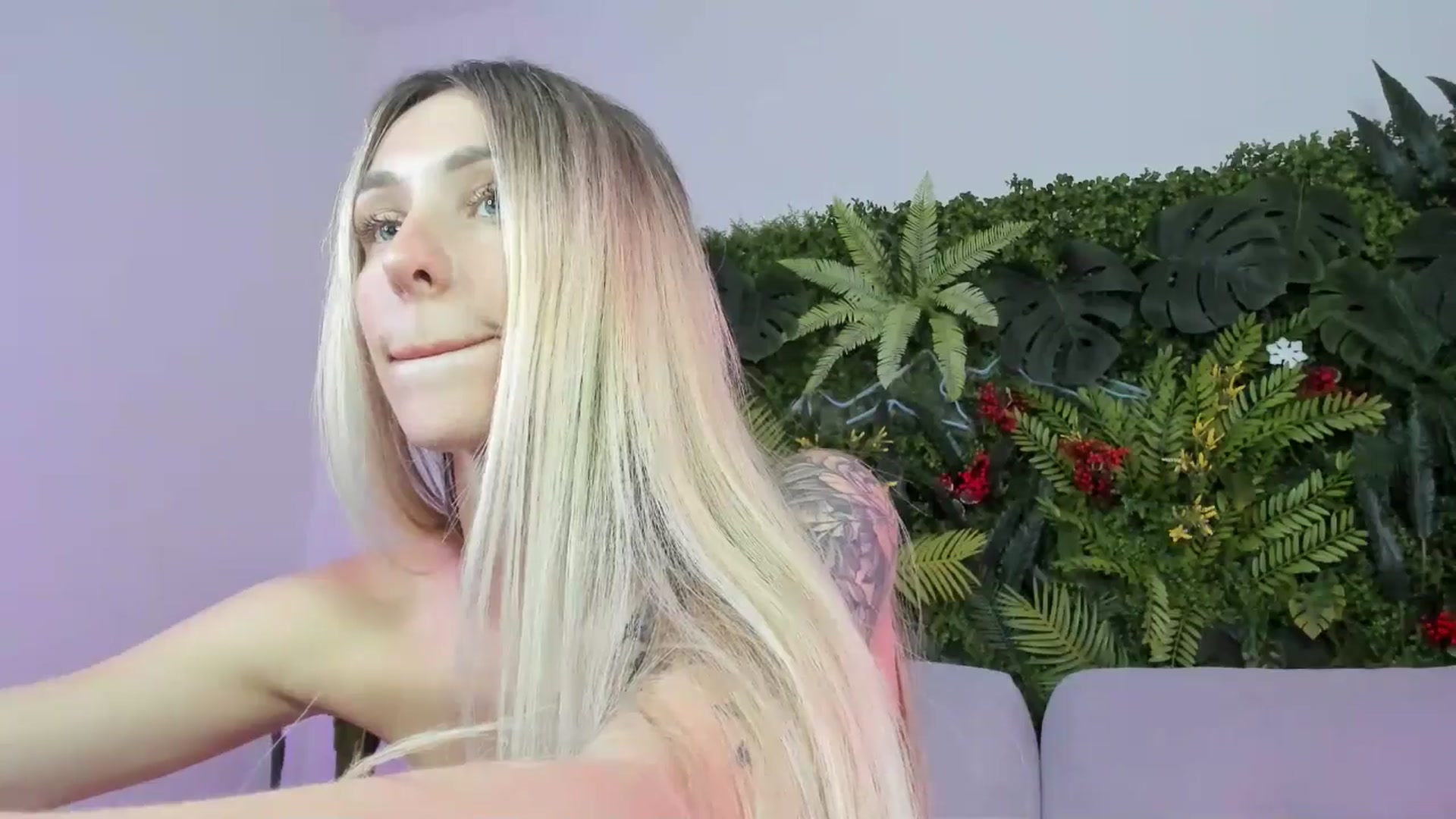 Gallery image thumbnail from Horny_Blond's myfreecams stream on, 08/09/2025, 12:53 image 11 of 20
