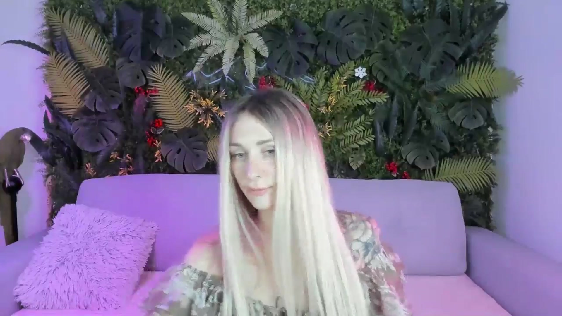 Gallery image thumbnail from Horny_Blond's myfreecams stream on, 08/10/2025, 08:54 image 14 of 20