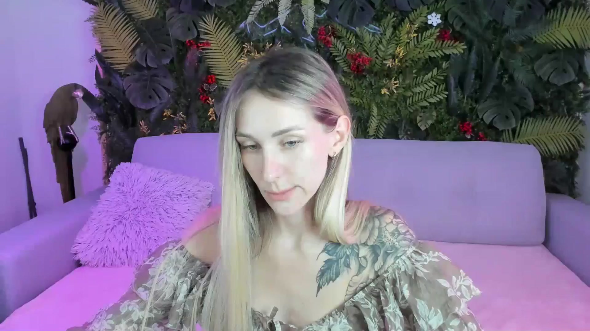 Gallery image thumbnail from Horny_Blond's myfreecams stream on, 08/10/2025, 09:38 image 1 of 20