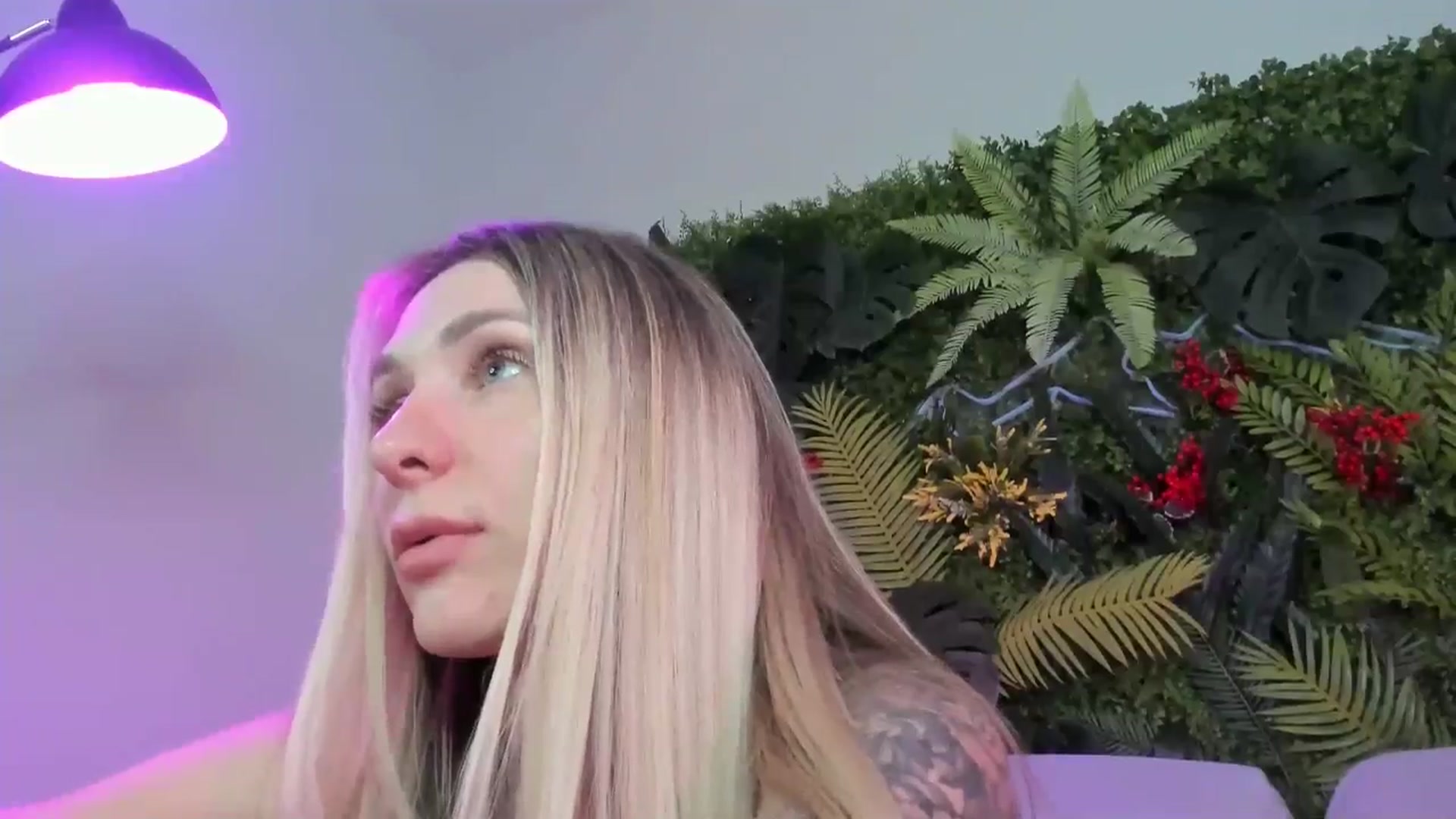Gallery image thumbnail from Horny_Blond's myfreecams stream on, 08/10/2025, 12:48 image 14 of 20