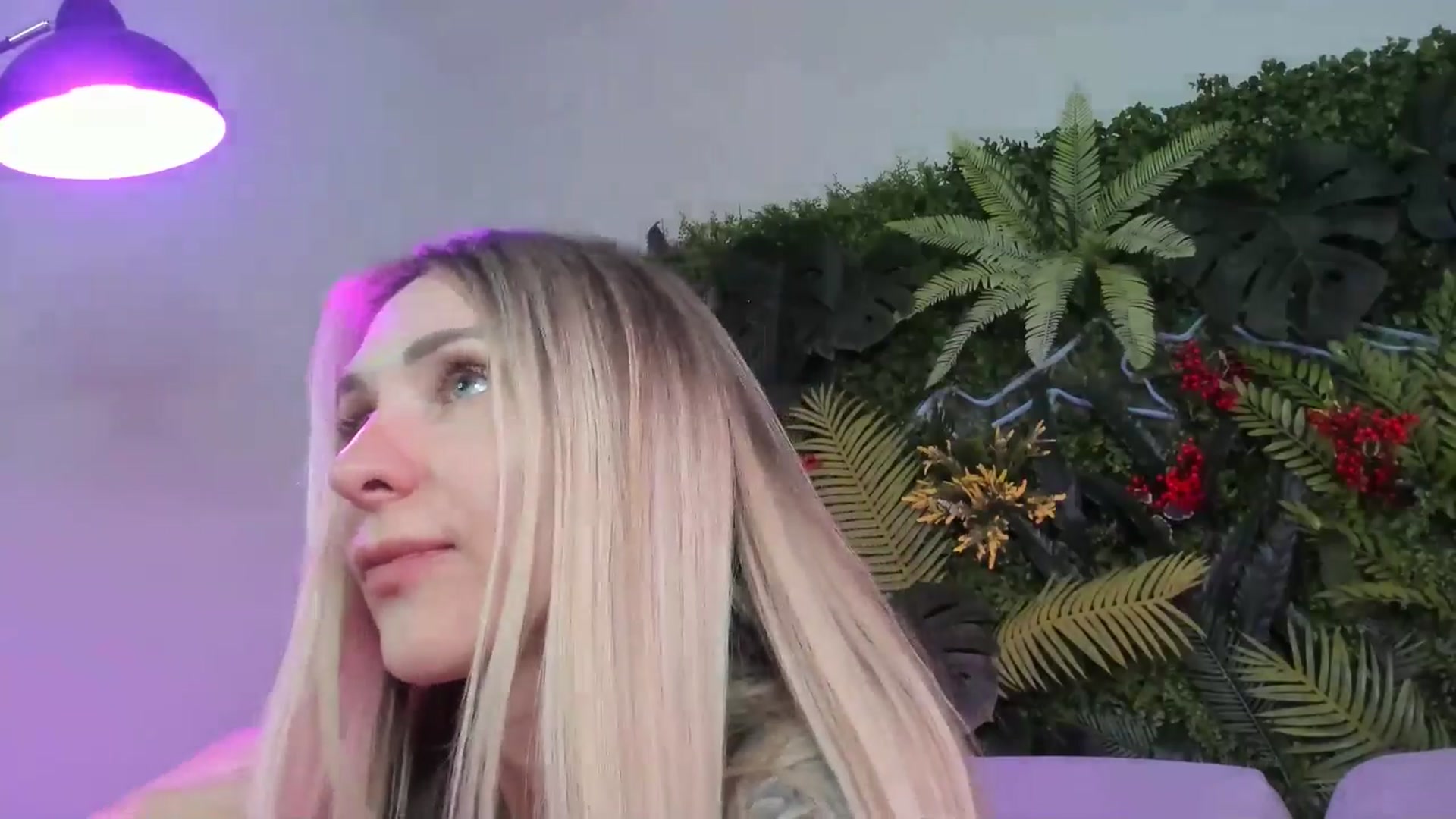 Gallery image thumbnail from Horny_Blond's myfreecams stream on, 08/10/2025, 12:48 image 12 of 20