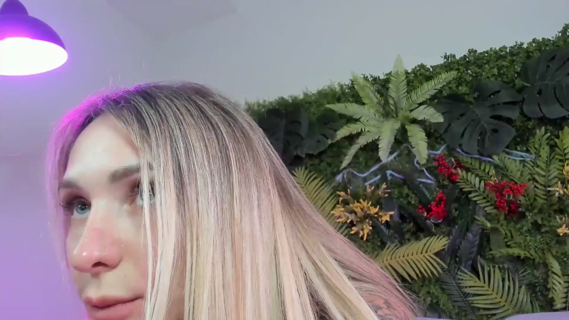 Gallery image thumbnail from Horny_Blond's myfreecams stream on, 08/10/2025, 12:48 image 19 of 20