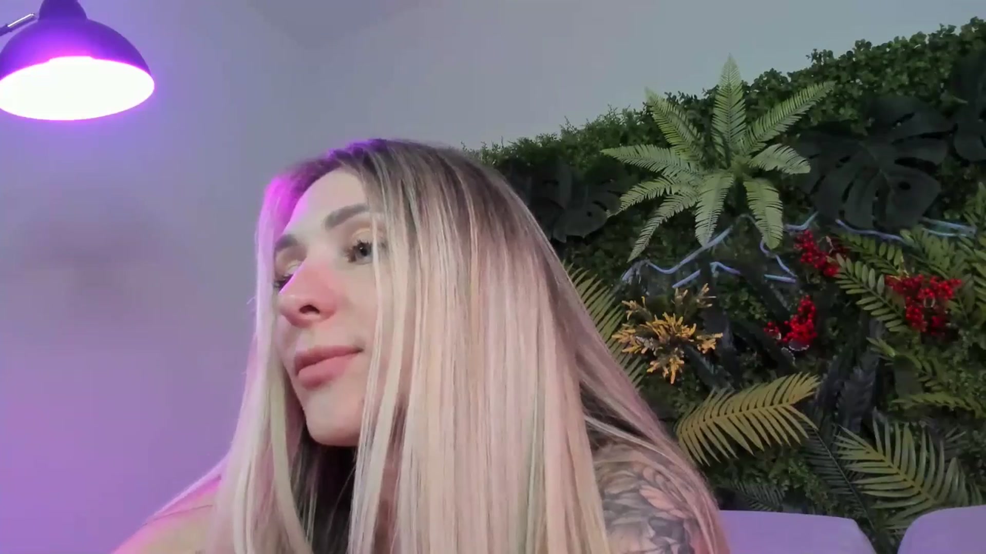 Gallery image thumbnail from Horny_Blond's myfreecams stream on, 08/10/2025, 12:48 image 13 of 20