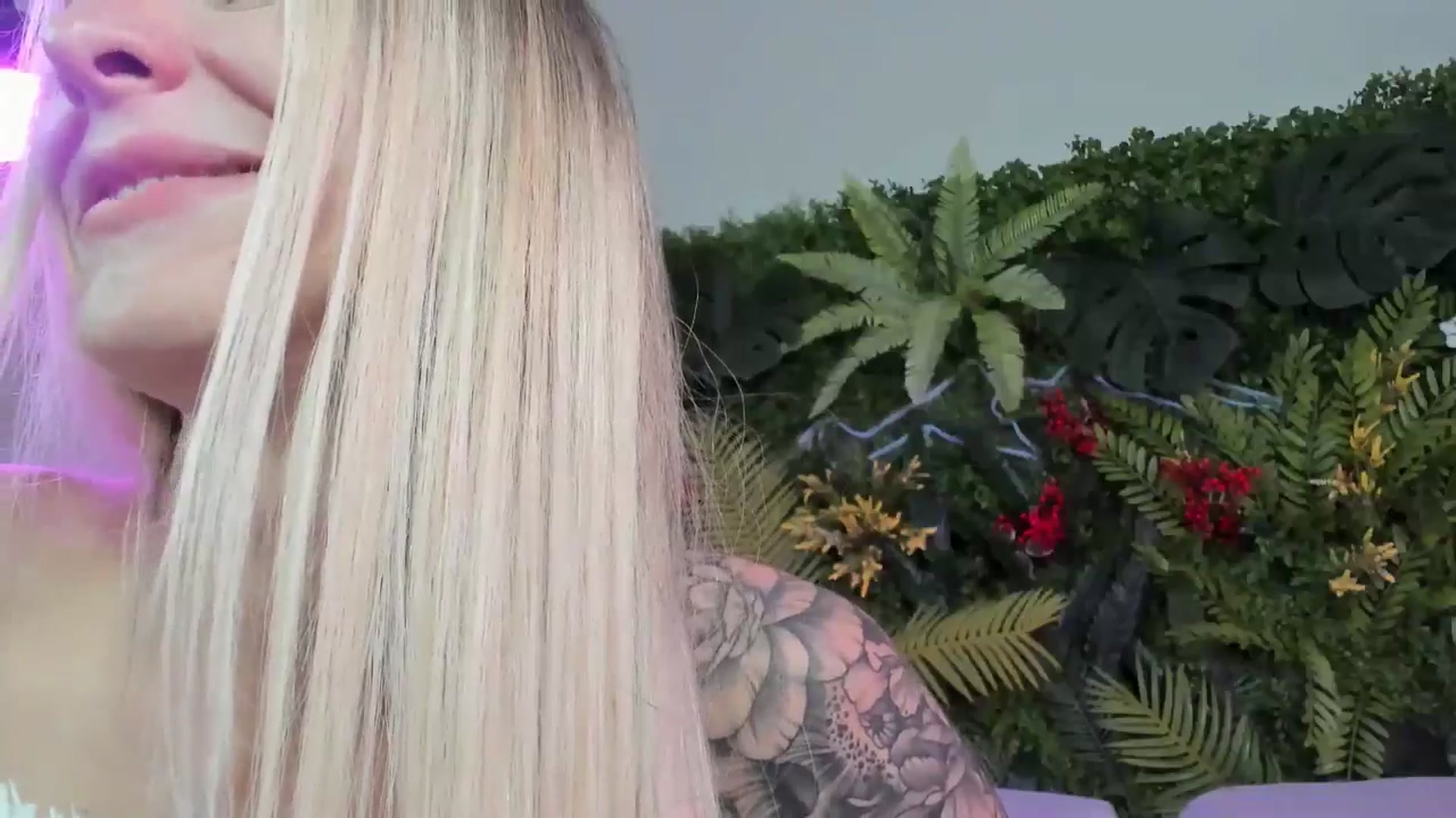 Gallery image thumbnail from Horny_Blond's myfreecams stream on, 08/10/2025, 13:52 image 12 of 20