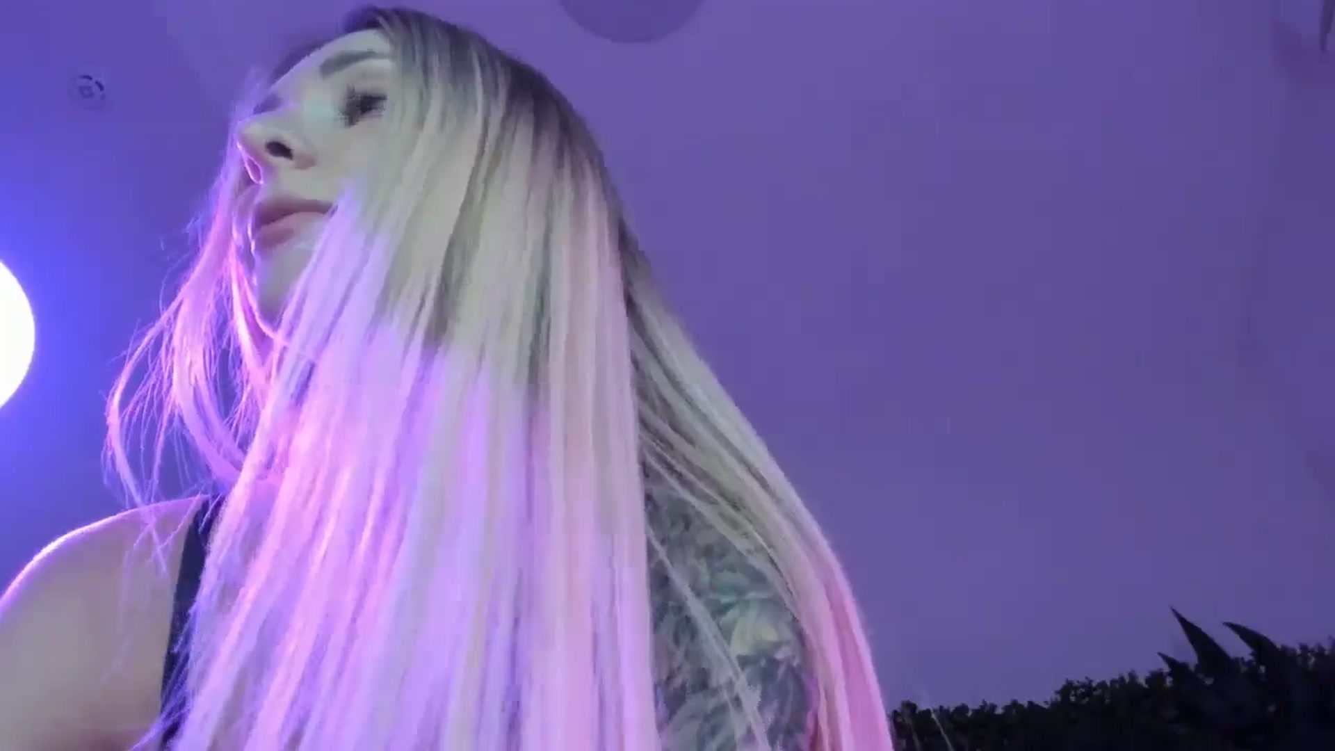 Gallery image thumbnail from Horny_Blond's myfreecams stream on, 08/12/2025, 08:51 image 8 of 20