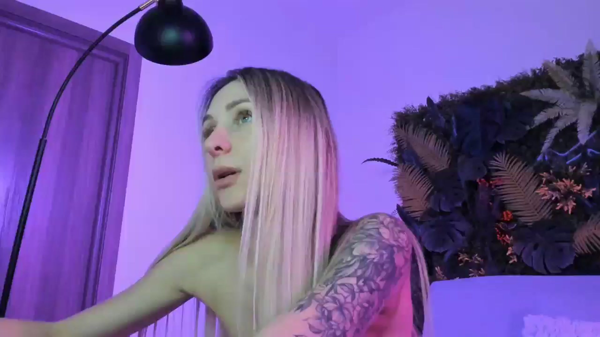 Gallery image thumbnail from Horny_Blond's myfreecams stream on, 08/12/2025, 12:35 image 5 of 20