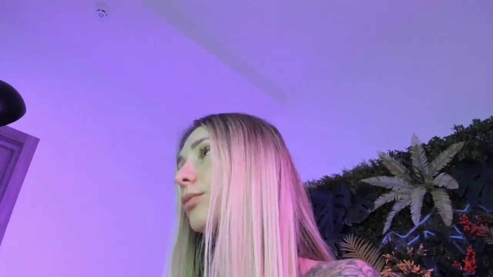 Gallery image thumbnail from Horny_Blond's myfreecams stream on, 08/12/2025, 13:54 image 12 of 20
