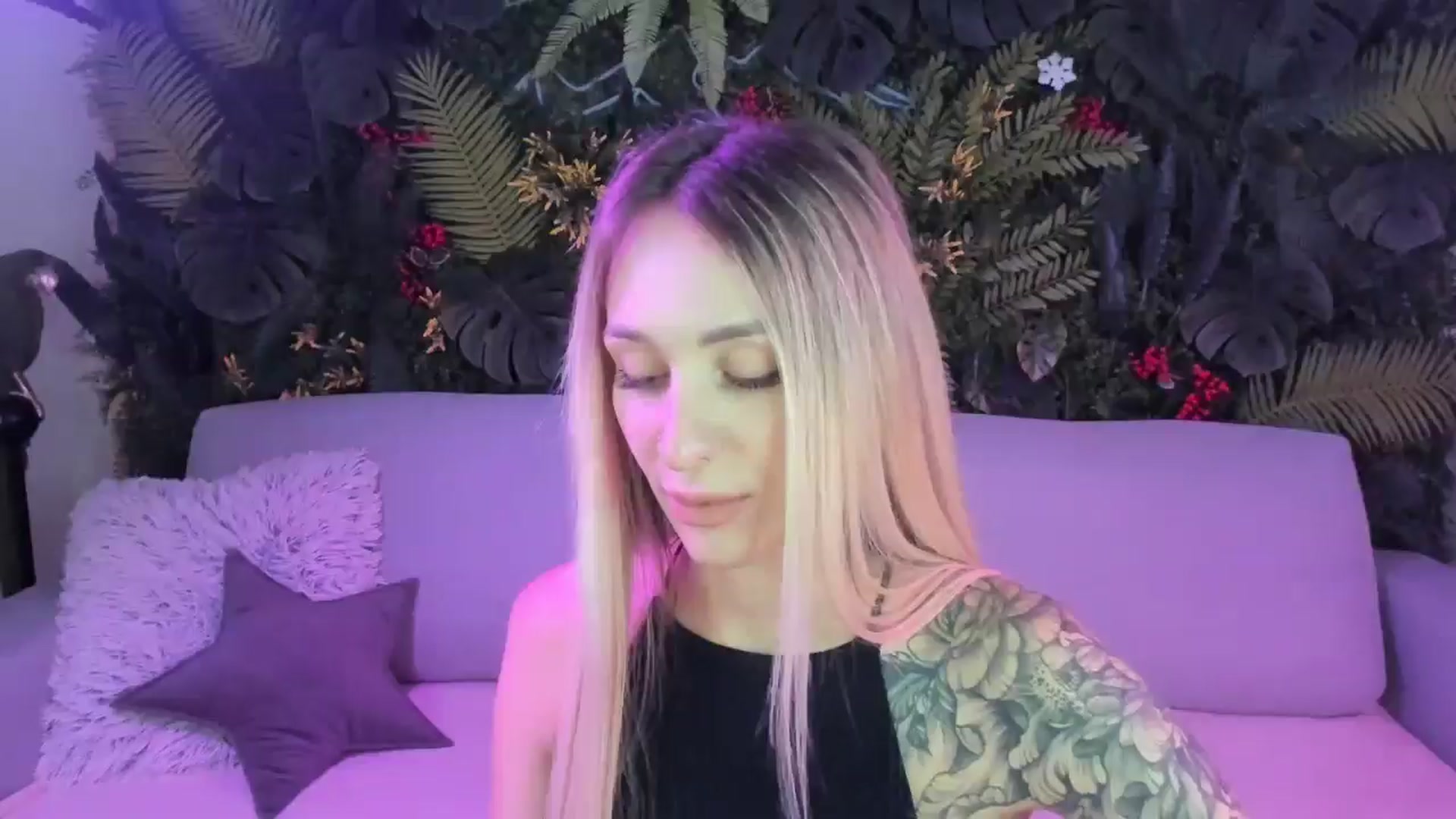 Gallery image thumbnail from Horny_Blond's myfreecams stream on, 08/17/2025, 08:08 image 10 of 20