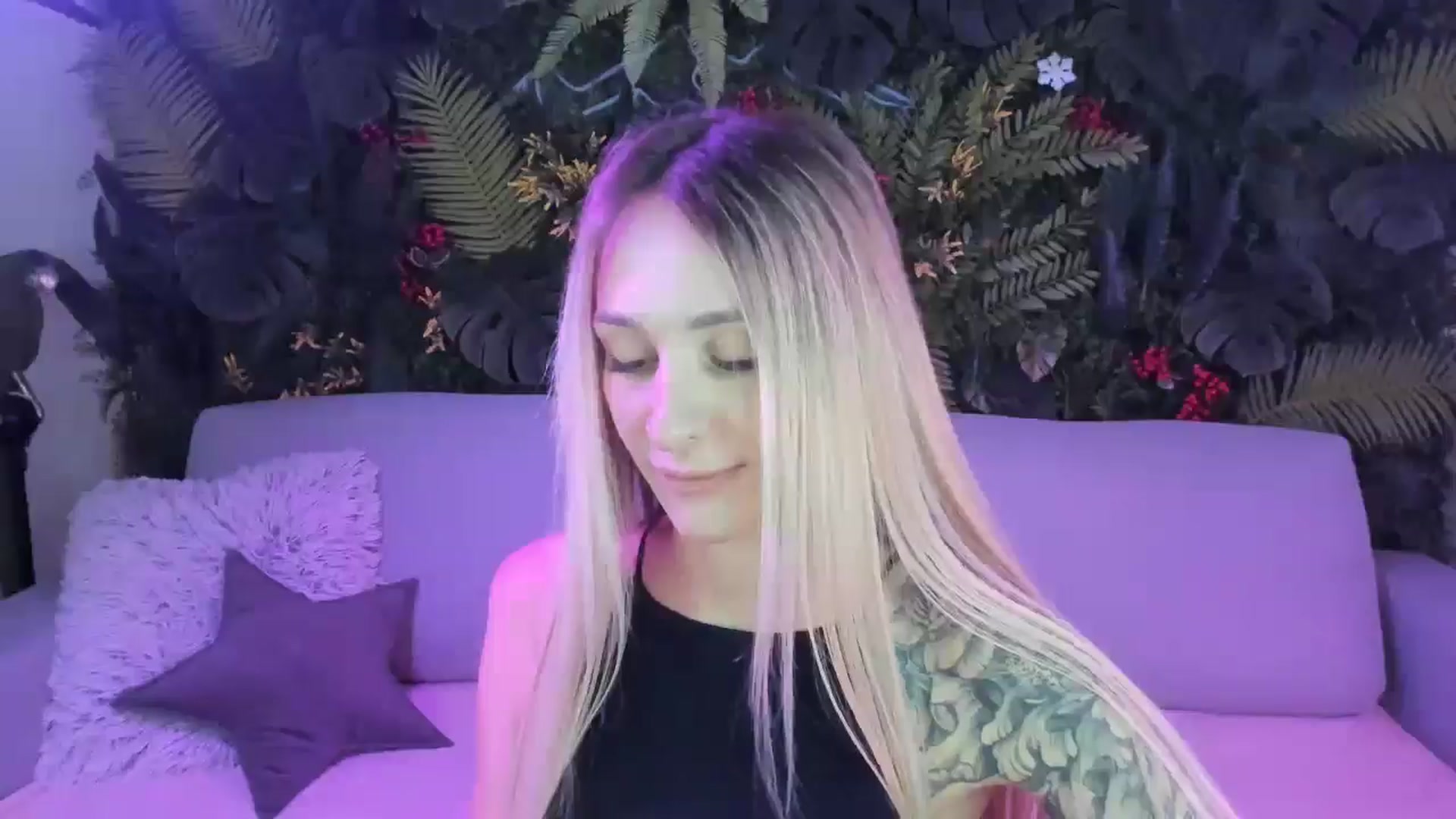 Gallery image thumbnail from Horny_Blond's myfreecams stream on, 08/17/2025, 08:08 image 12 of 20