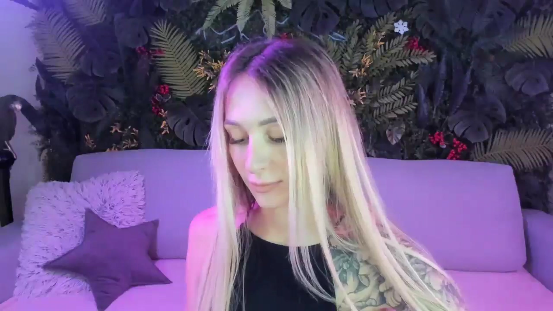 Gallery image thumbnail from Horny_Blond's myfreecams stream on, 08/17/2025, 08:08 image 17 of 20