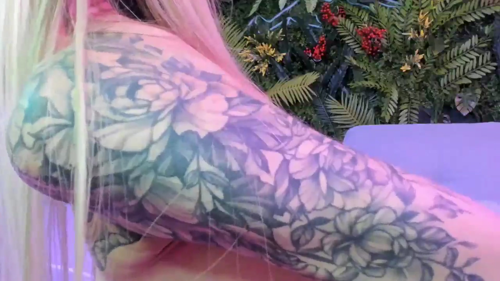 Gallery image thumbnail from Horny_Blond's myfreecams stream on, 08/17/2025, 10:52 image 12 of 20