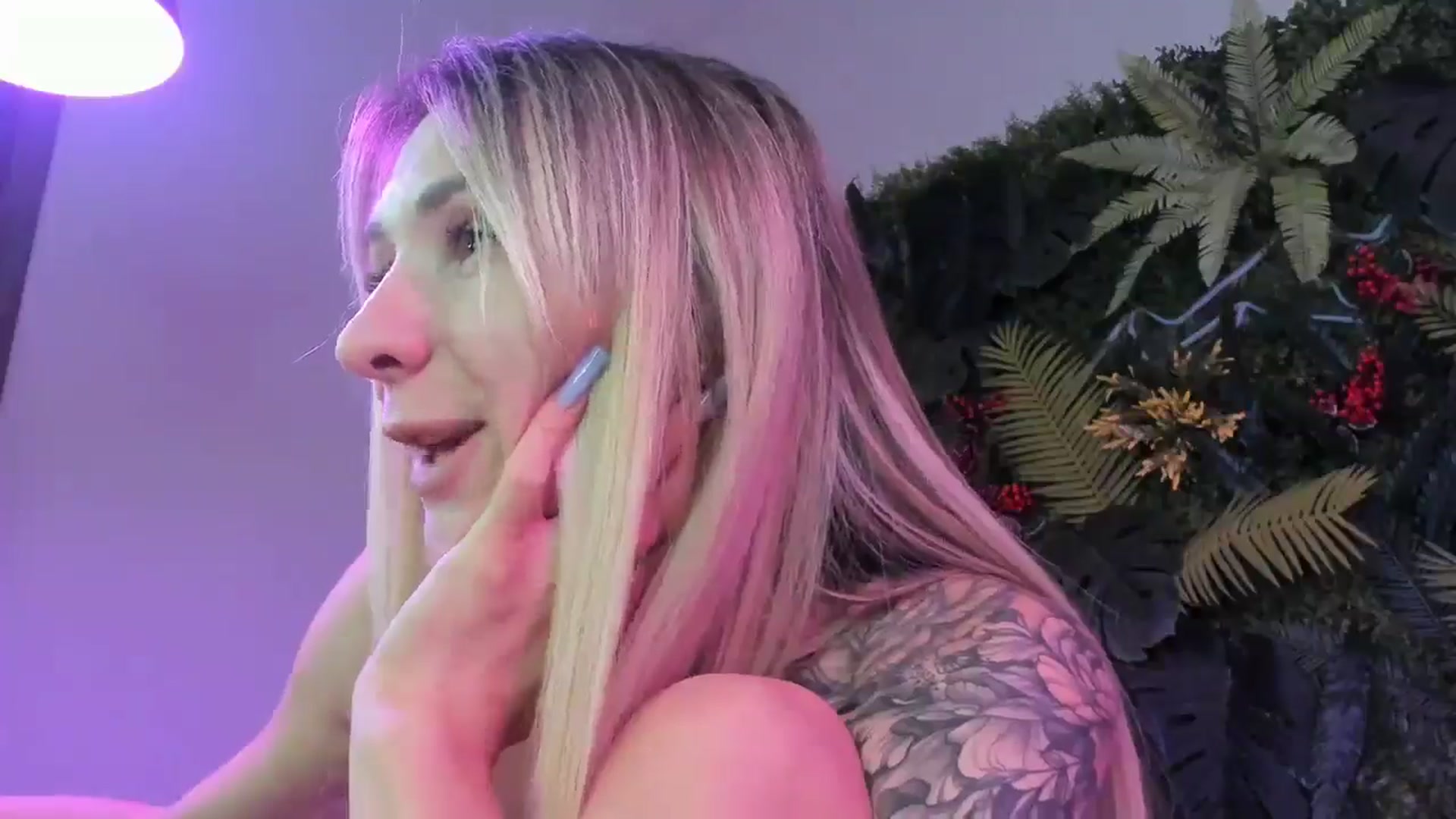 Gallery image thumbnail from Horny_Blond's myfreecams stream on, 08/17/2025, 13:53 image 16 of 20