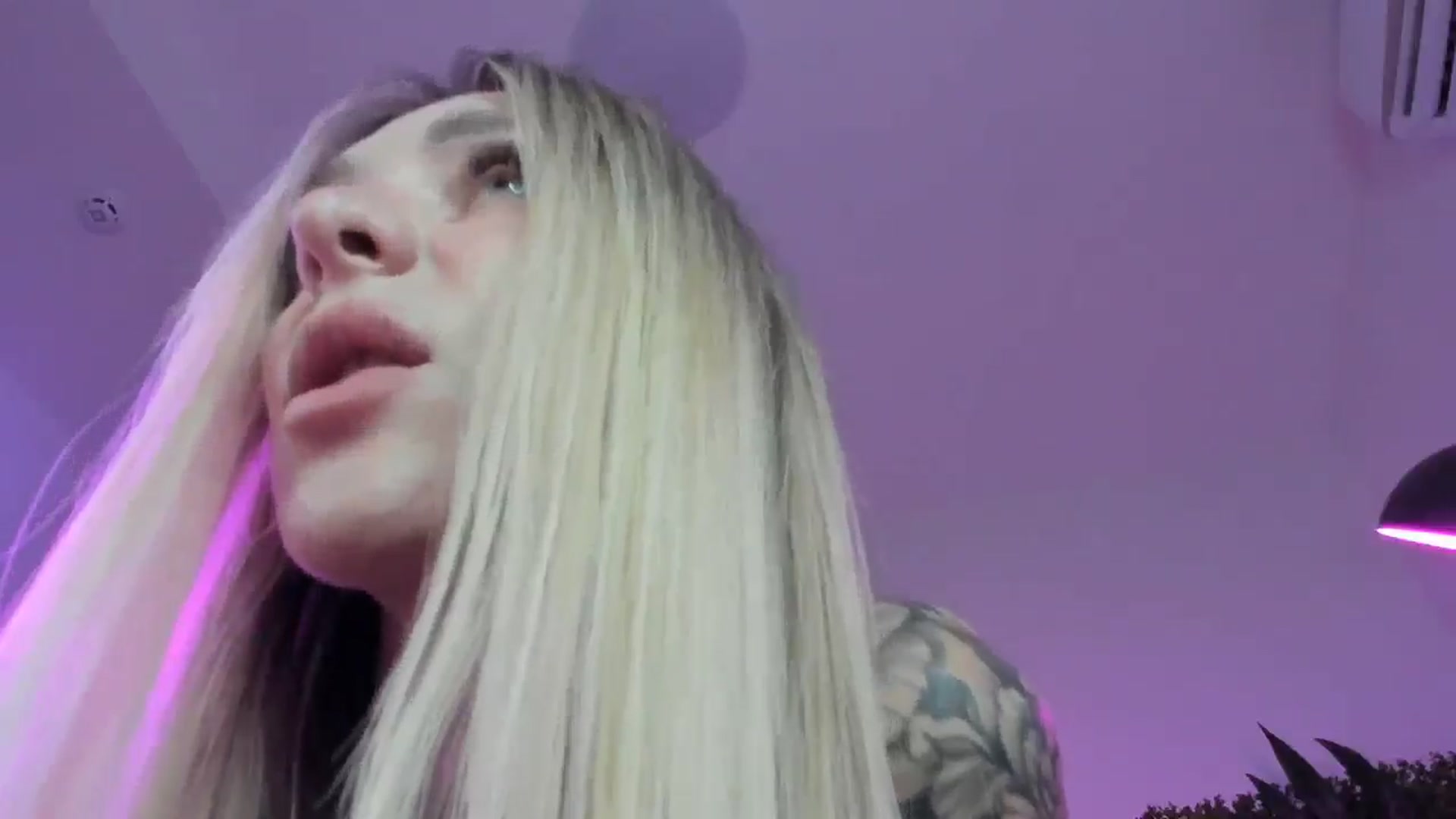 Gallery image thumbnail from Horny_Blond's myfreecams stream on, 08/24/2025, 09:07 image 6 of 20