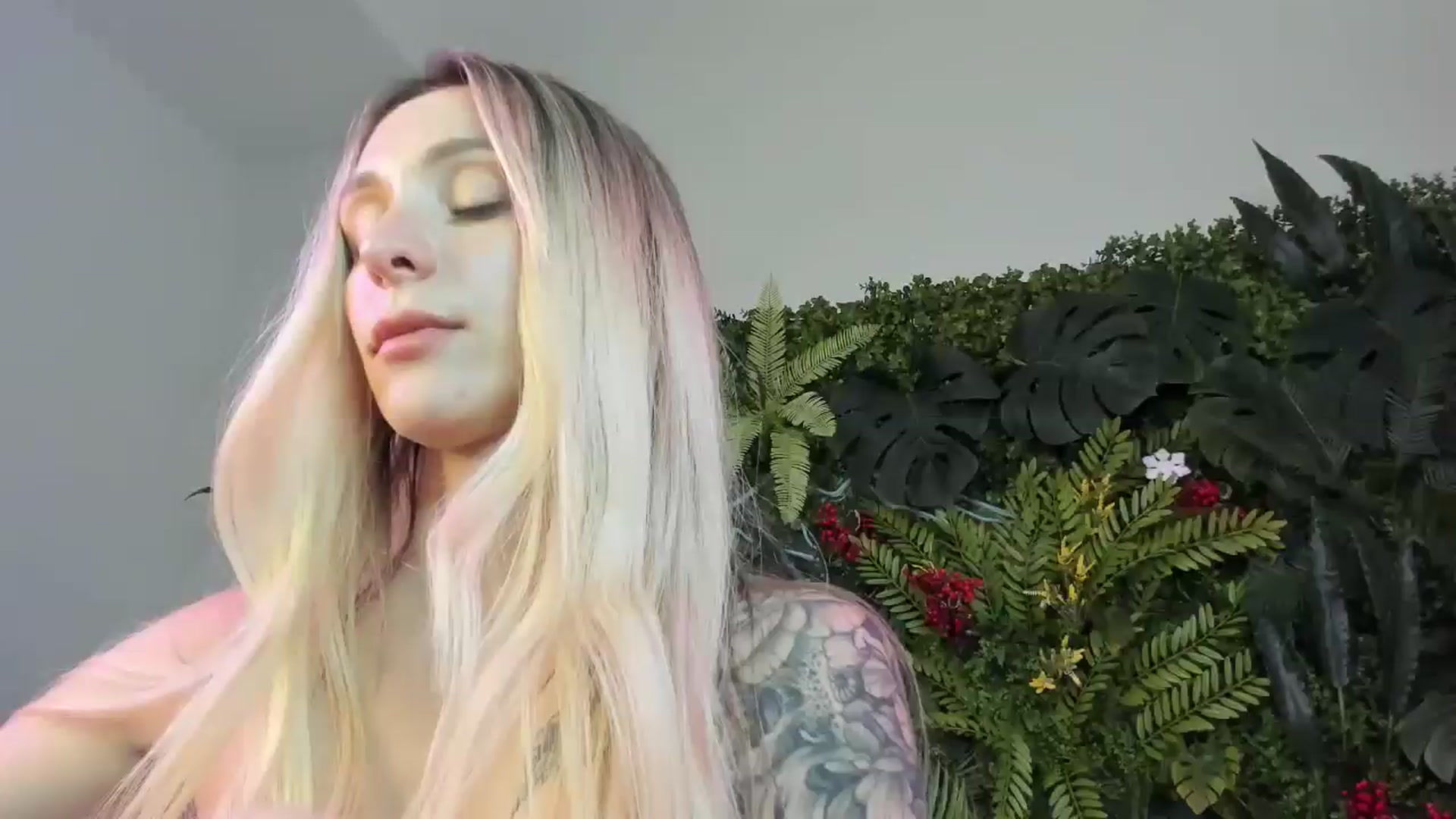 Gallery image thumbnail from Horny_Blond's myfreecams stream on, 08/26/2025, 10:31 image 1 of 20