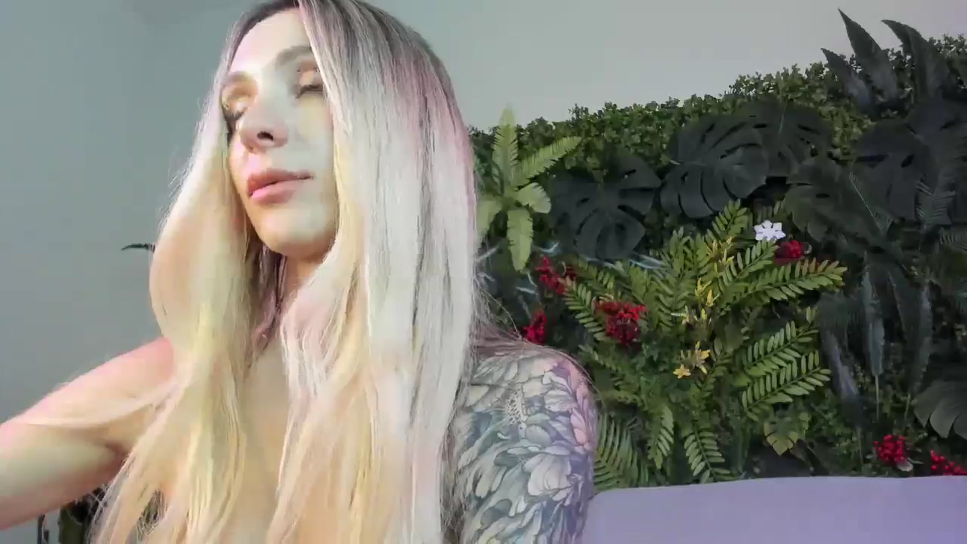 Gallery image thumbnail from Horny_Blond's myfreecams stream on, 08/26/2025, 10:31 image 6 of 20