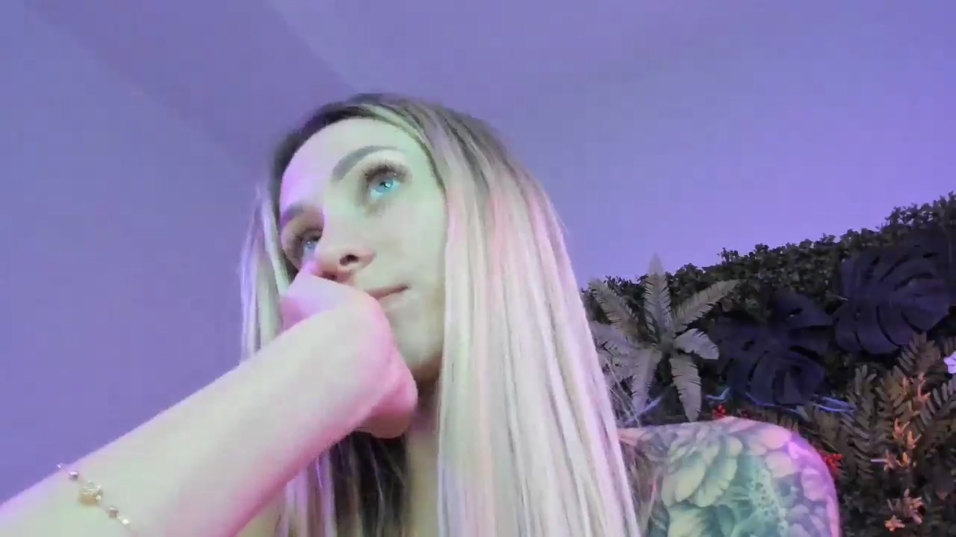 Gallery image thumbnail from Horny_Blond's myfreecams stream on, 08/30/2025, 12:06 image 6 of 20