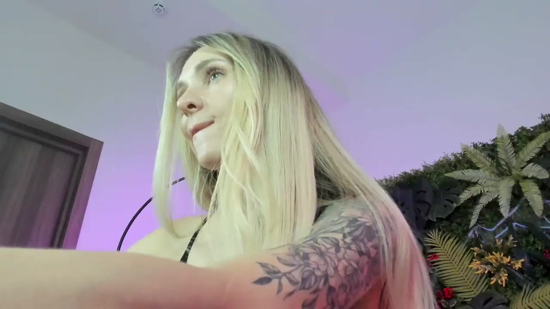 Gallery image thumbnail from Horny_Blond's myfreecams stream on, 09/02/2025, 09:30 image 8 of 20