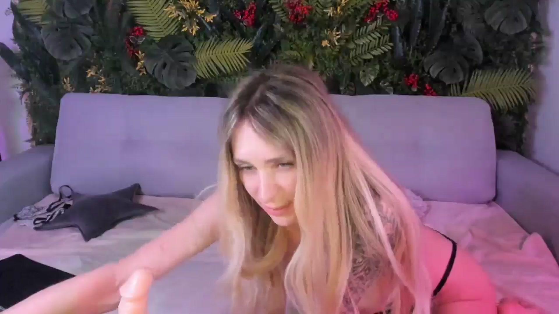 Gallery image thumbnail from Horny_Blond's myfreecams stream on, 09/07/2025, 09:37 image 17 of 20