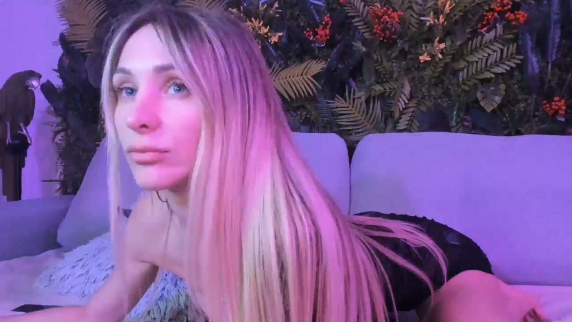 Gallery image thumbnail from Horny_Blond's myfreecams stream on, 09/16/2025, 09:09 image 16 of 20