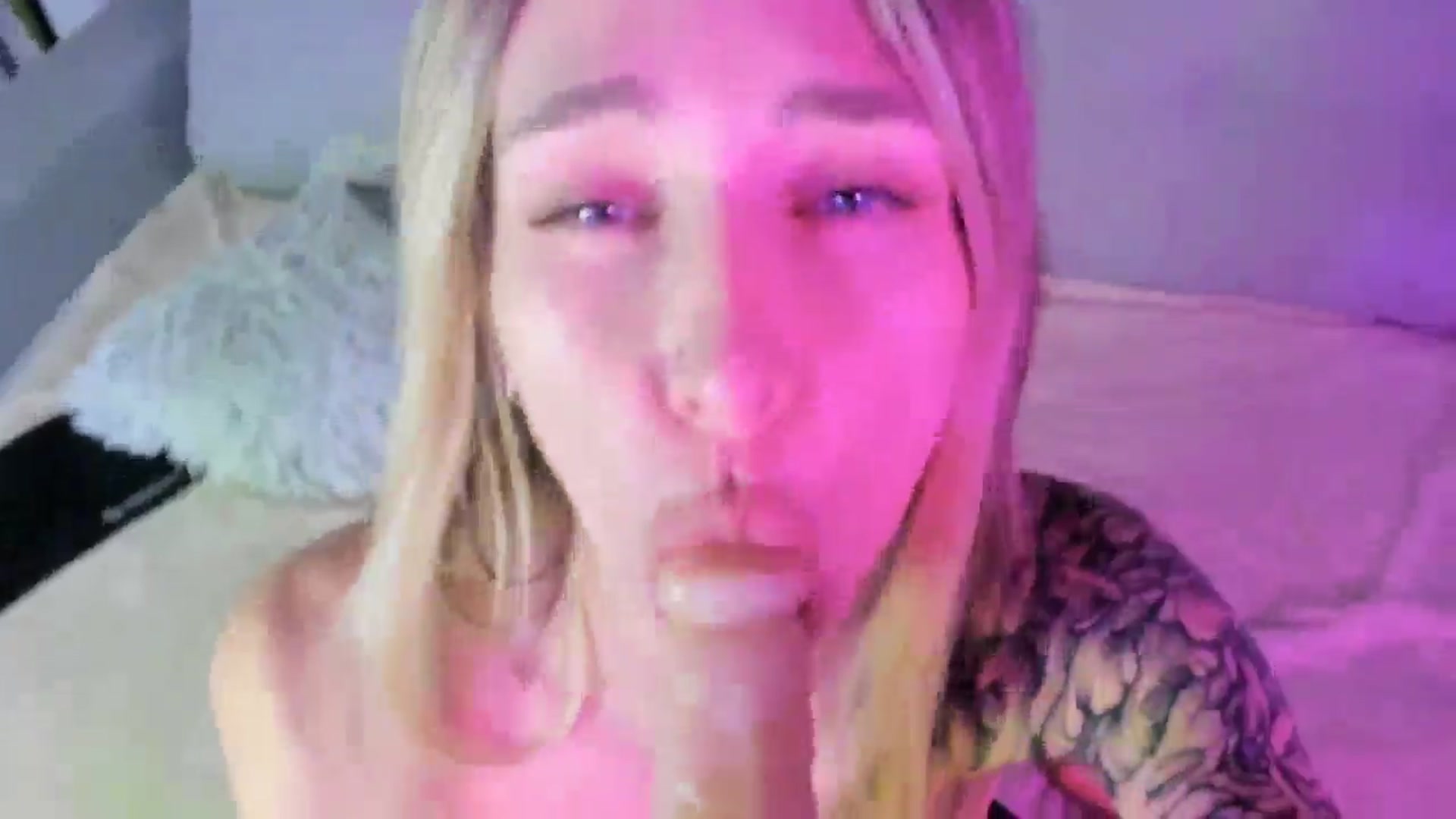 Gallery image thumbnail from Horny_Blond's myfreecams stream on, 09/16/2025, 10:11 image 19 of 20