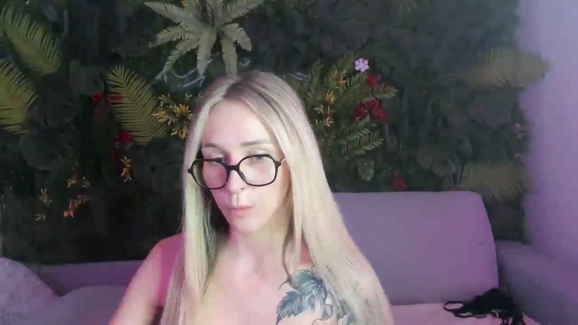 Gallery image thumbnail from Horny_Blond's myfreecams stream on, 10/04/2025, 09:38 image 18 of 20