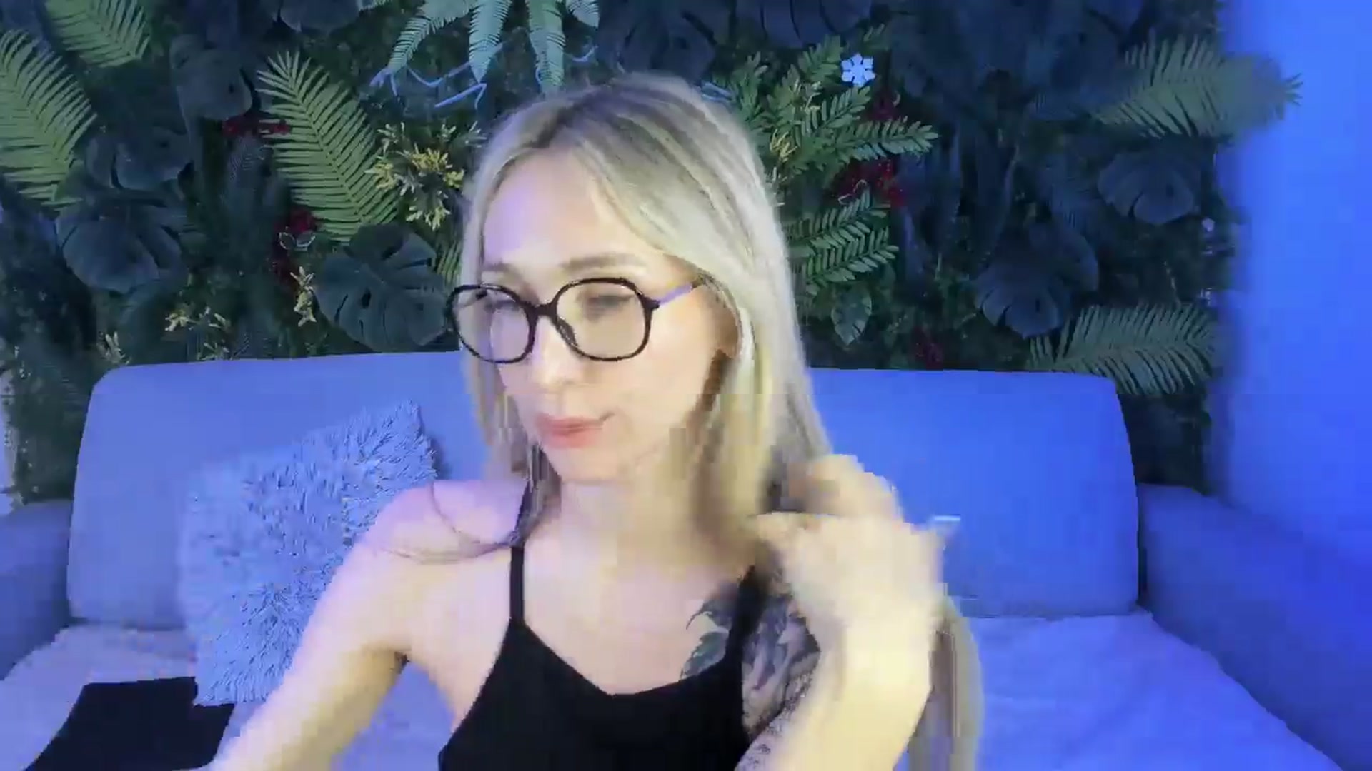 Gallery image thumbnail from Horny_Blond's myfreecams stream on, 10/06/2025, 09:36 image 3 of 20