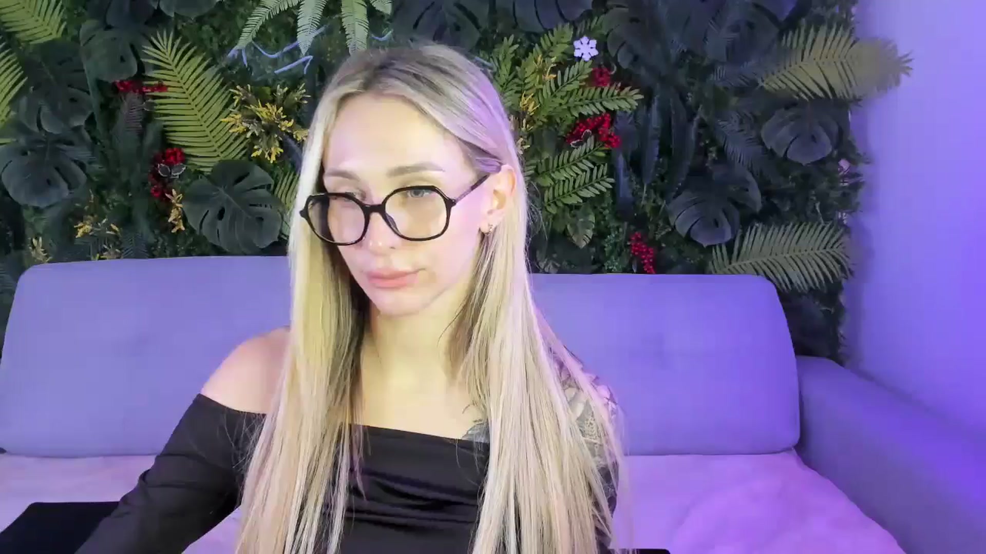 Gallery image thumbnail from Horny_Blond's myfreecams stream on, 10/07/2025, 08:43 image 10 of 20
