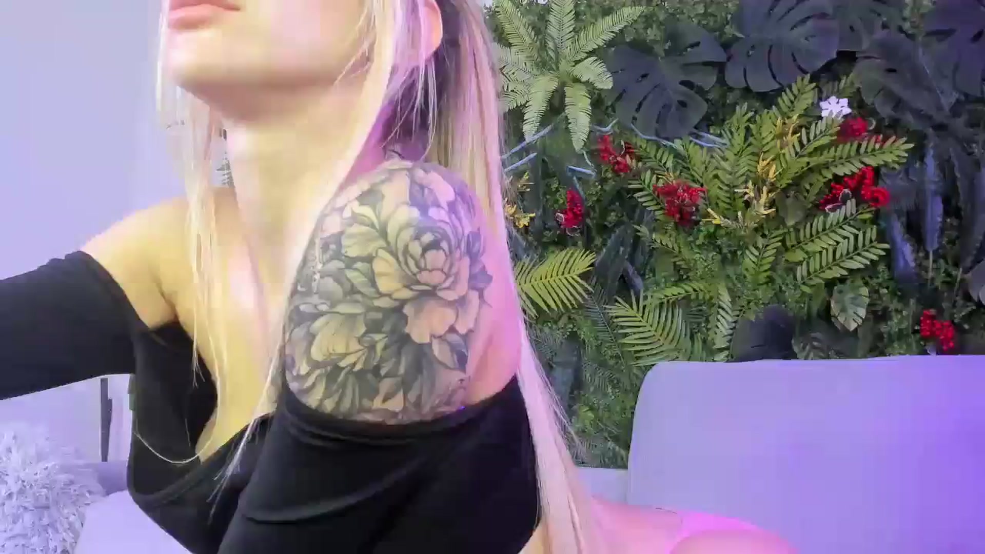 Gallery image thumbnail from Horny_Blond's myfreecams stream on, 10/13/2025, 11:17 image 1 of 20