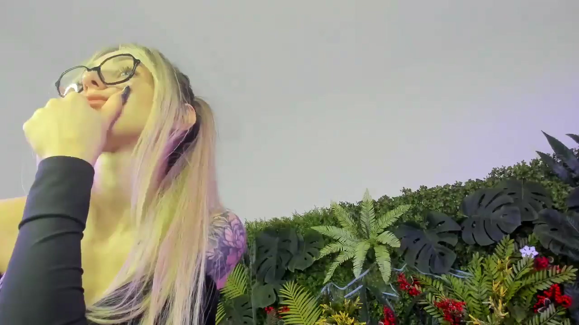 Gallery image thumbnail from Horny_Blond's myfreecams stream on, 10/13/2025, 11:17 image 14 of 20