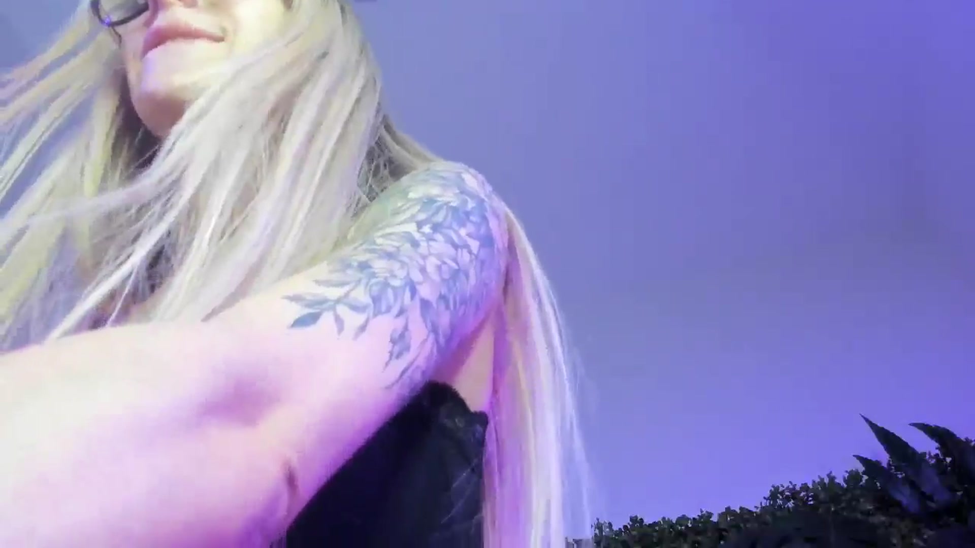 Gallery image thumbnail from Horny_Blond's myfreecams stream on, 10/17/2025, 10:49 image 18 of 20