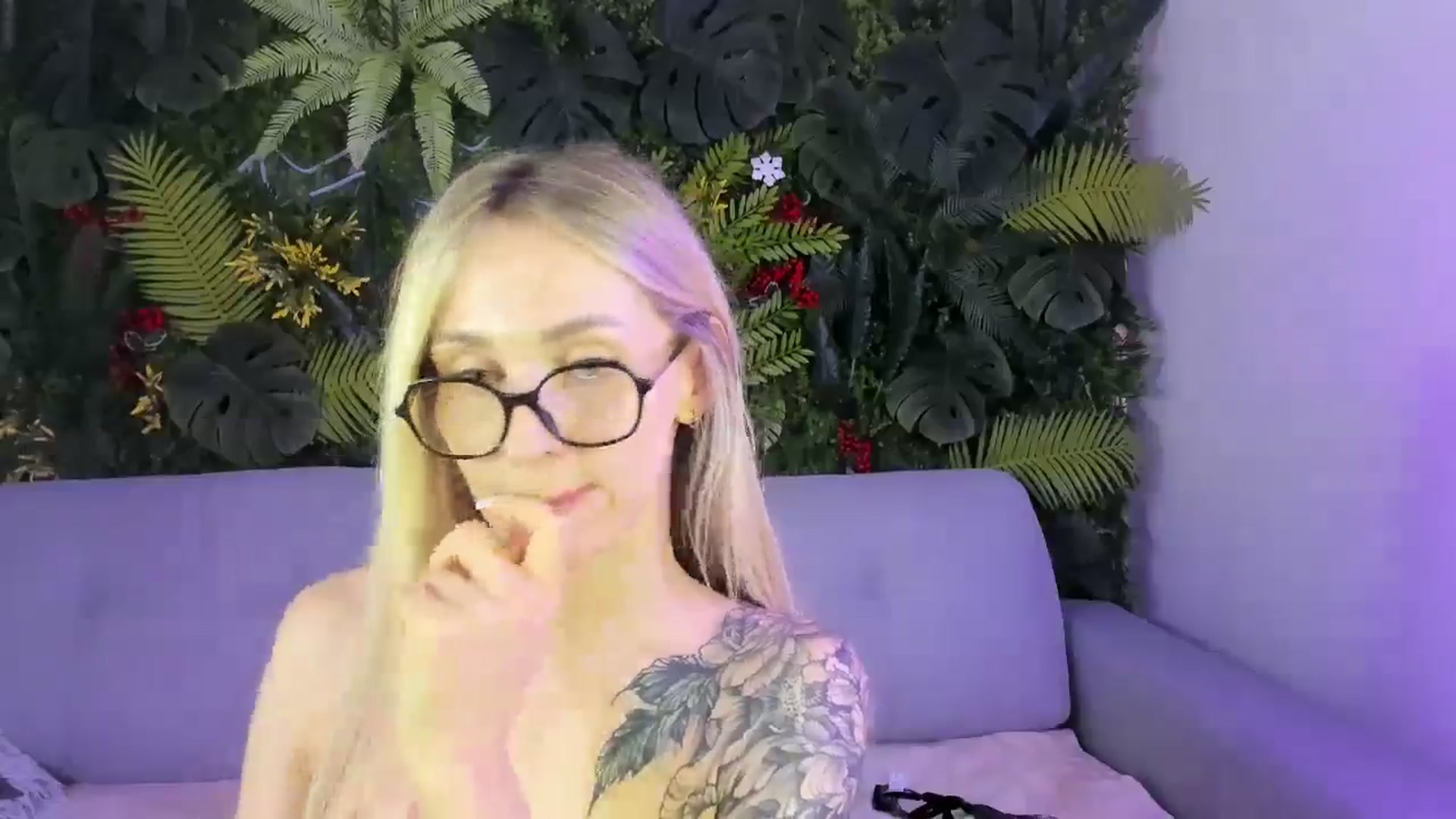 Gallery image thumbnail from Horny_Blond's myfreecams stream on, 10/18/2025, 11:05 image 13 of 20
