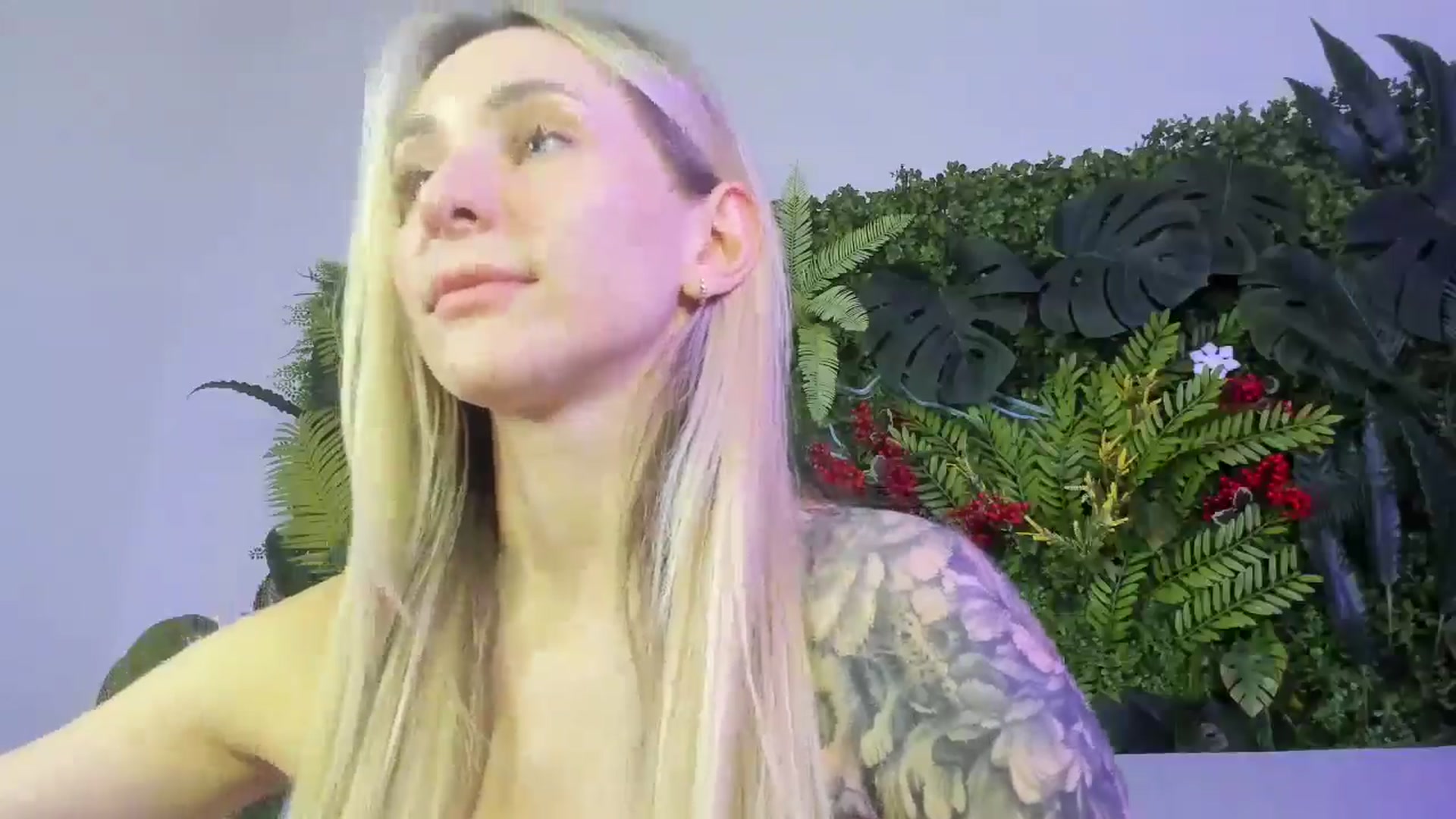 Gallery image thumbnail from Horny_Blond's myfreecams stream on, 10/31/2025, 11:43 image 16 of 20