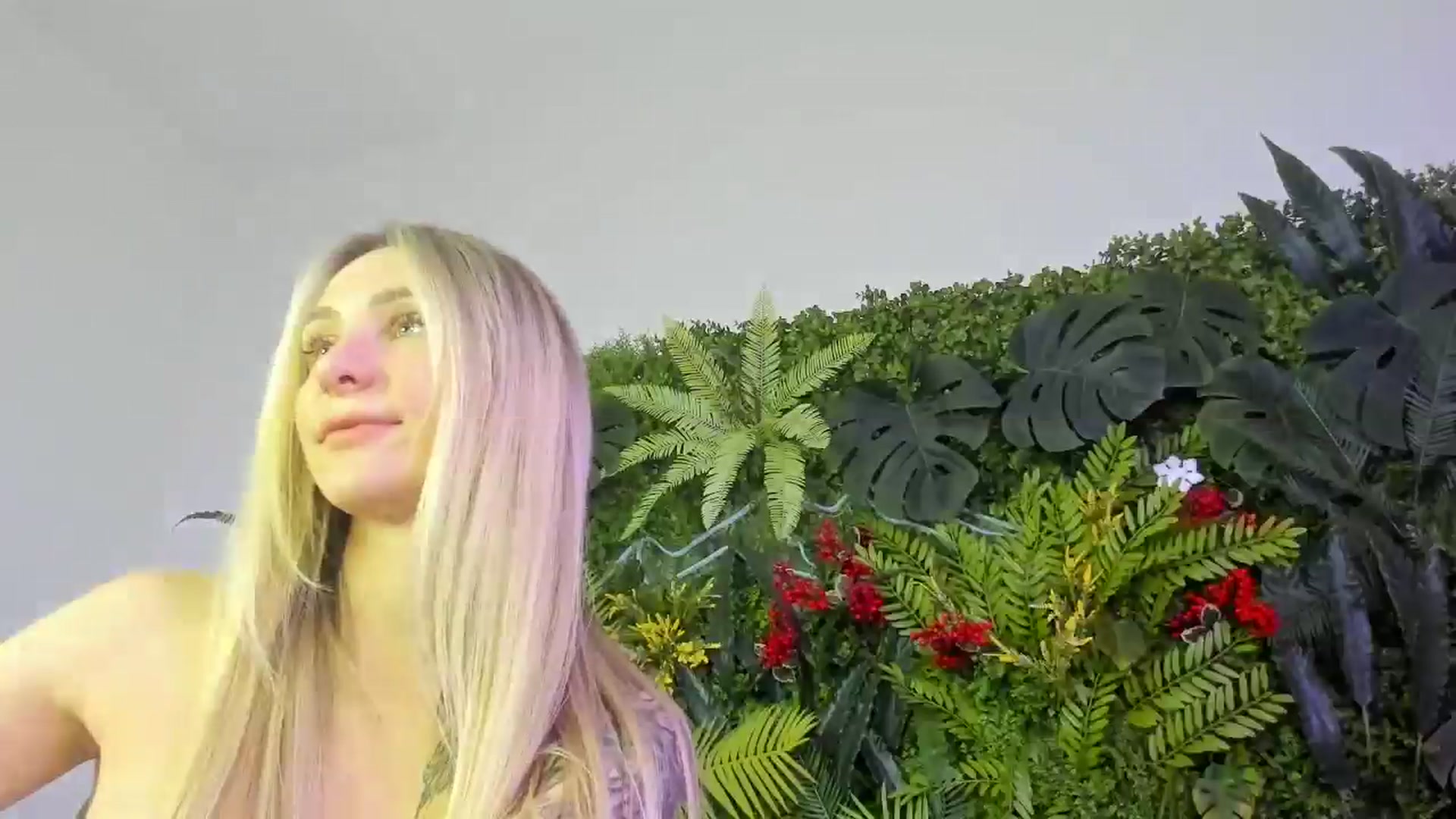 Gallery image thumbnail from Horny_Blond's myfreecams stream on, 10/31/2025, 13:36 image 9 of 20