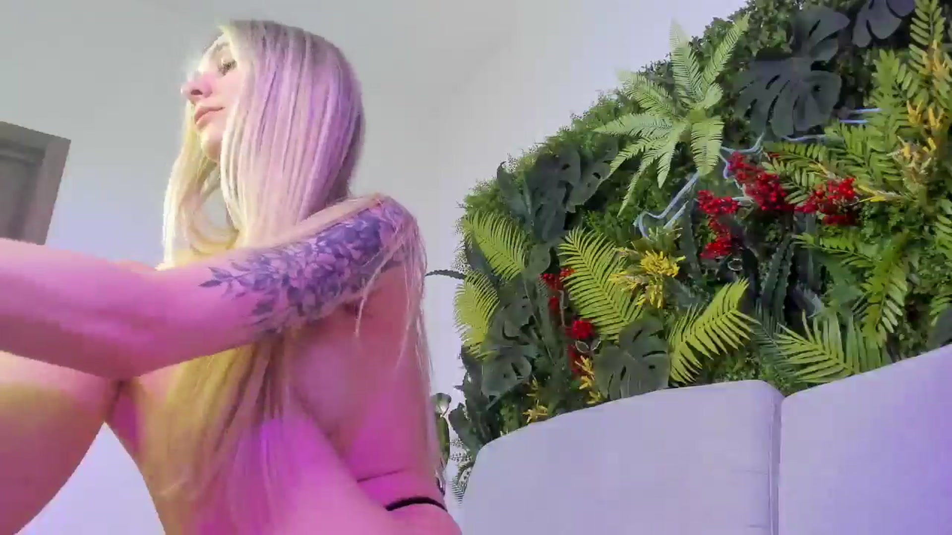 Gallery image thumbnail from Horny_Blond's myfreecams stream on, 11/02/2025, 13:09 image 14 of 20