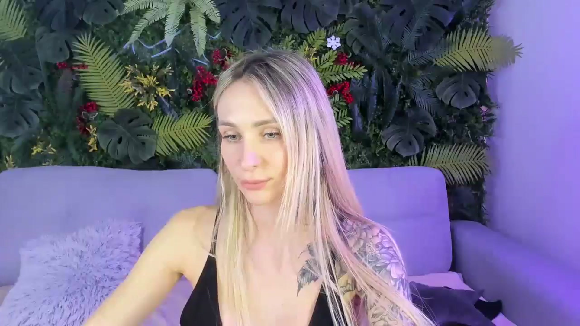 Gallery image thumbnail from Horny_Blond's myfreecams stream on, 11/03/2025, 14:37 image 15 of 20