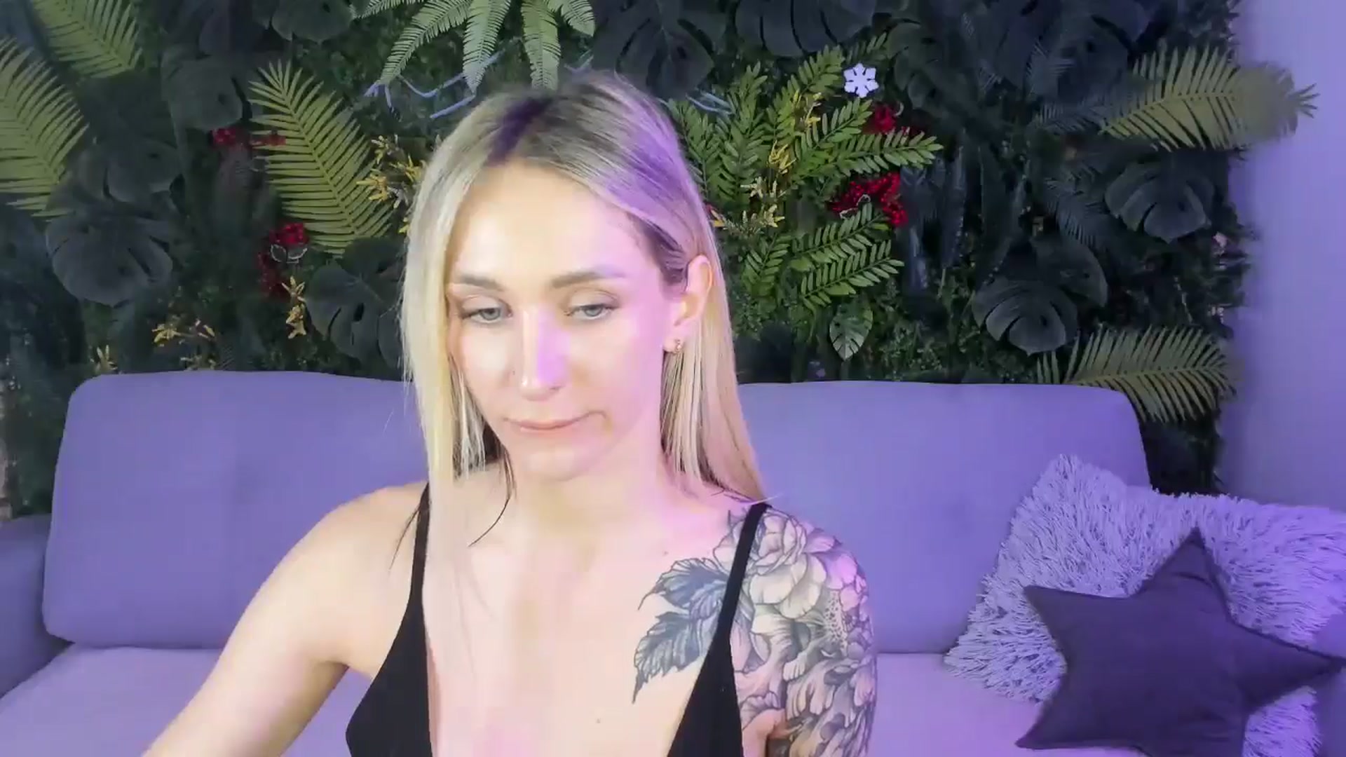 Gallery image thumbnail from Horny_Blond's myfreecams stream on, 11/08/2025, 09:39 image 3 of 20