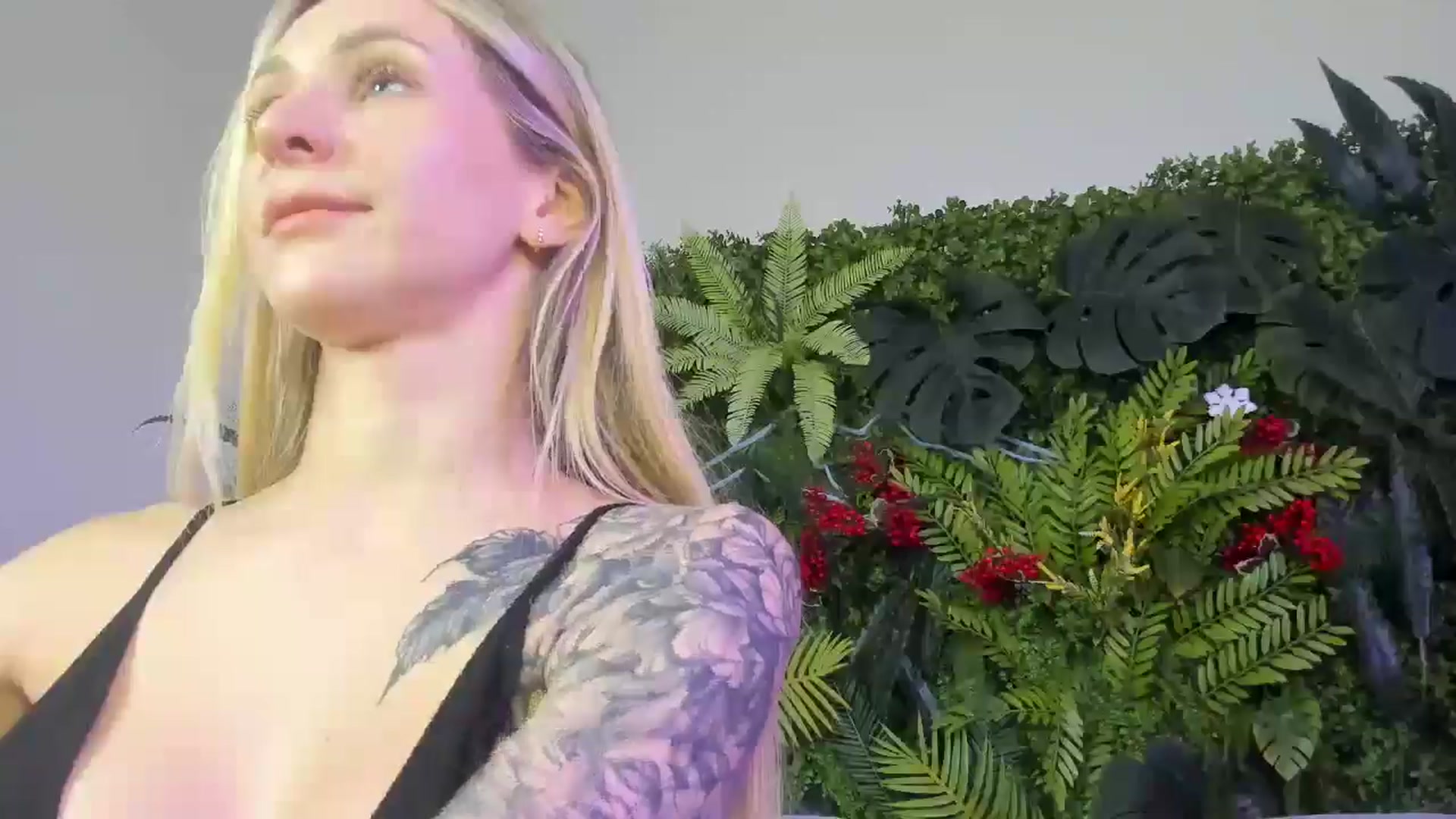Gallery image thumbnail from Horny_Blond's myfreecams stream on, 11/08/2025, 09:39 image 14 of 20