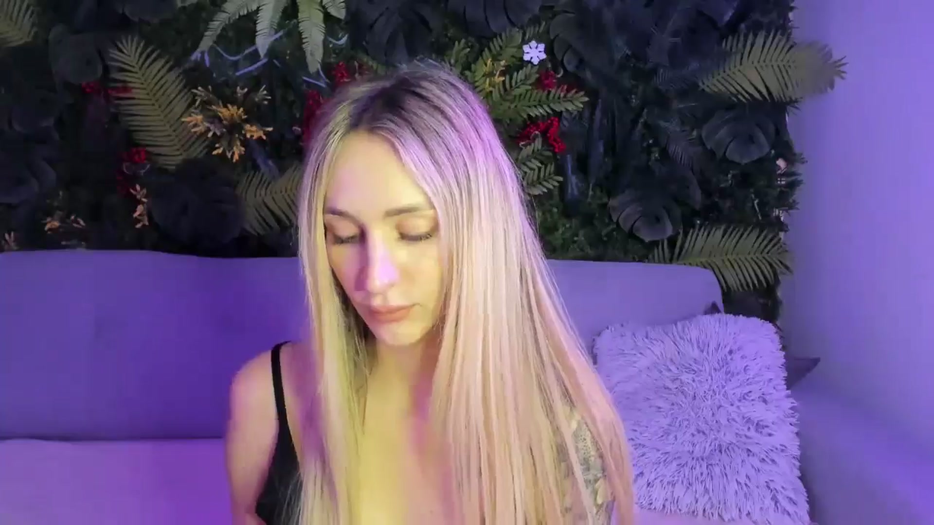 Gallery image thumbnail from Horny_Blond's myfreecams stream on, 11/09/2025, 09:25 image 11 of 20