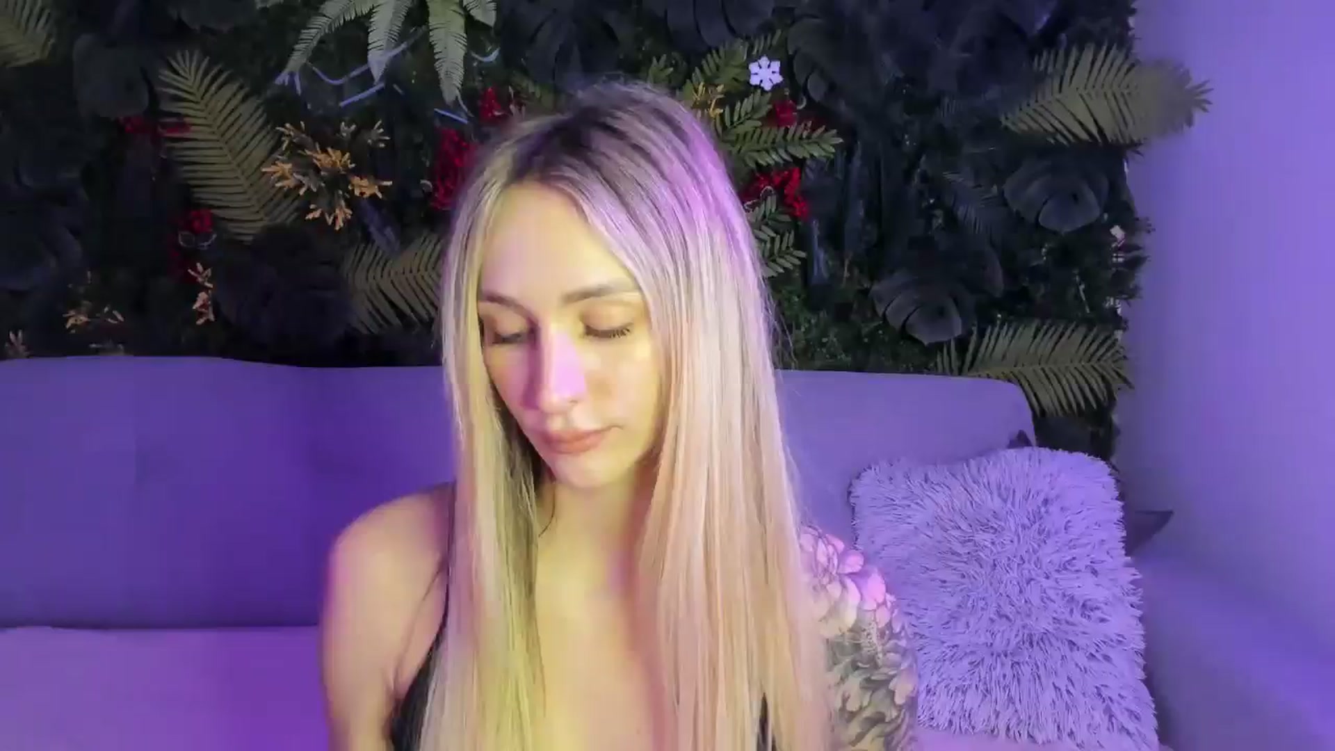 Gallery image thumbnail from Horny_Blond's myfreecams stream on, 11/09/2025, 09:25 image 9 of 20
