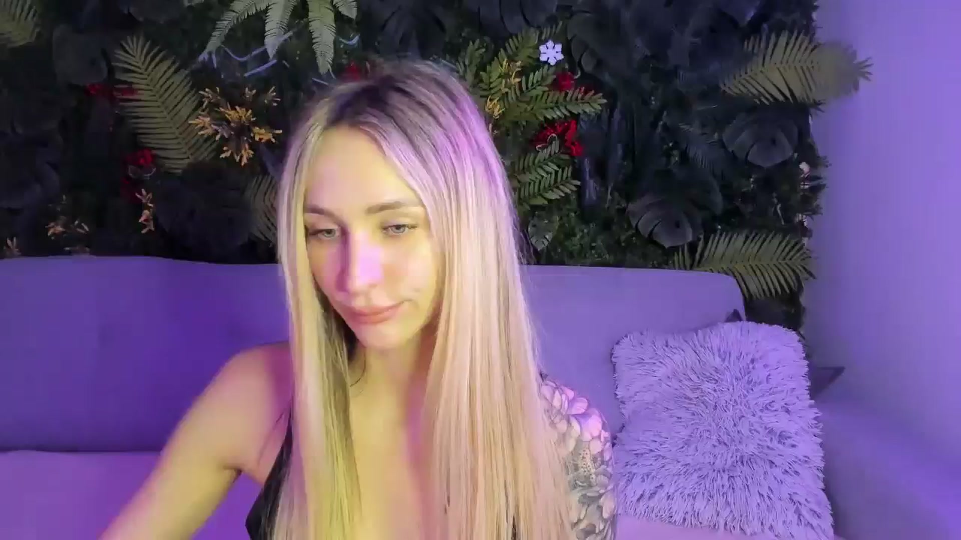 Gallery image thumbnail from Horny_Blond's myfreecams stream on, 11/09/2025, 09:25 image 8 of 20