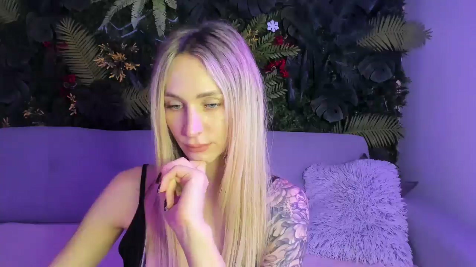 Gallery image thumbnail from Horny_Blond's myfreecams stream on, 11/09/2025, 09:25 image 14 of 20