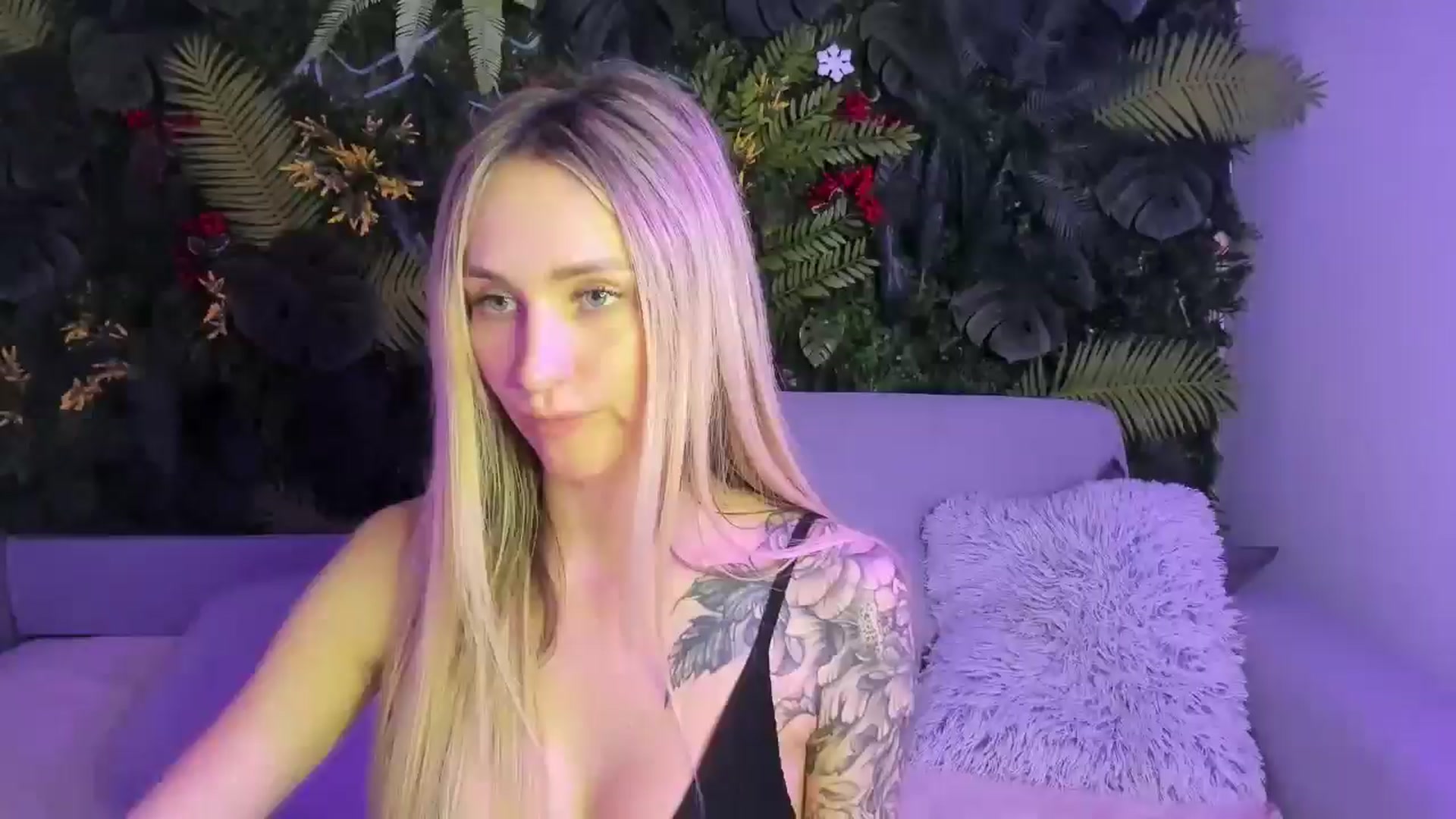 Gallery image thumbnail from Horny_Blond's myfreecams stream on, 11/09/2025, 12:53 image 19 of 20