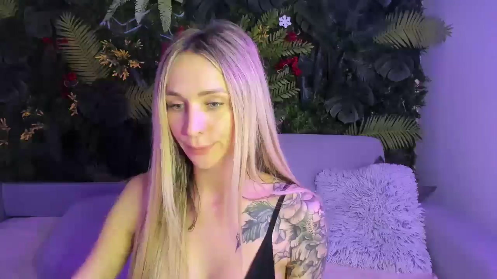 Gallery image thumbnail from Horny_Blond's myfreecams stream on, 11/09/2025, 12:53 image 18 of 20