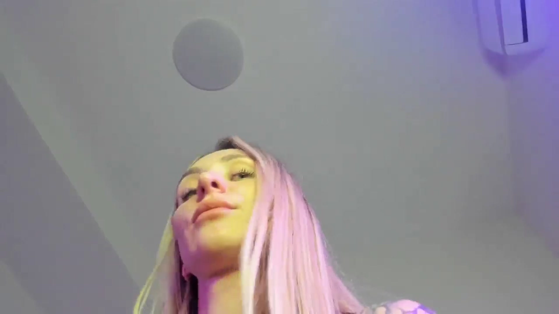 Gallery image thumbnail from Horny_Blond's myfreecams stream on, 11/09/2025, 14:09 image 5 of 20