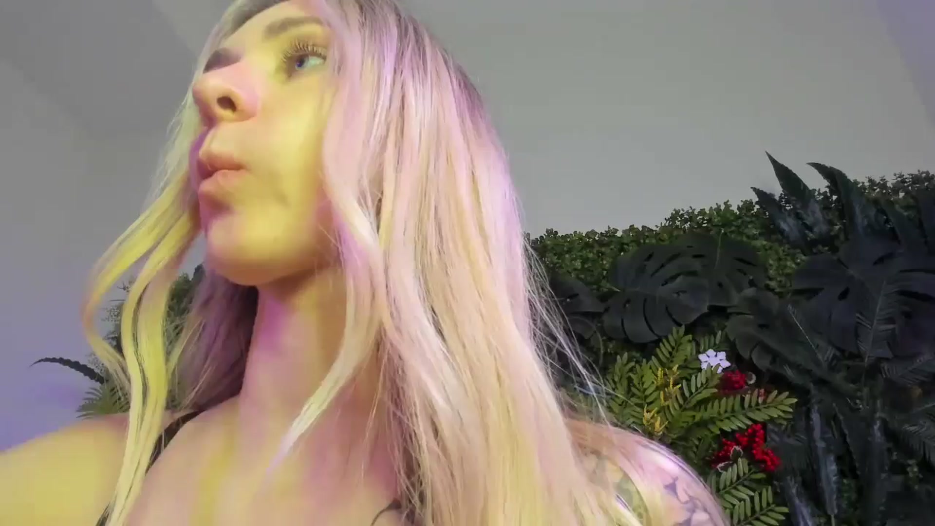 Gallery image thumbnail from Horny_Blond's myfreecams stream on, 11/10/2025, 12:38 image 19 of 20