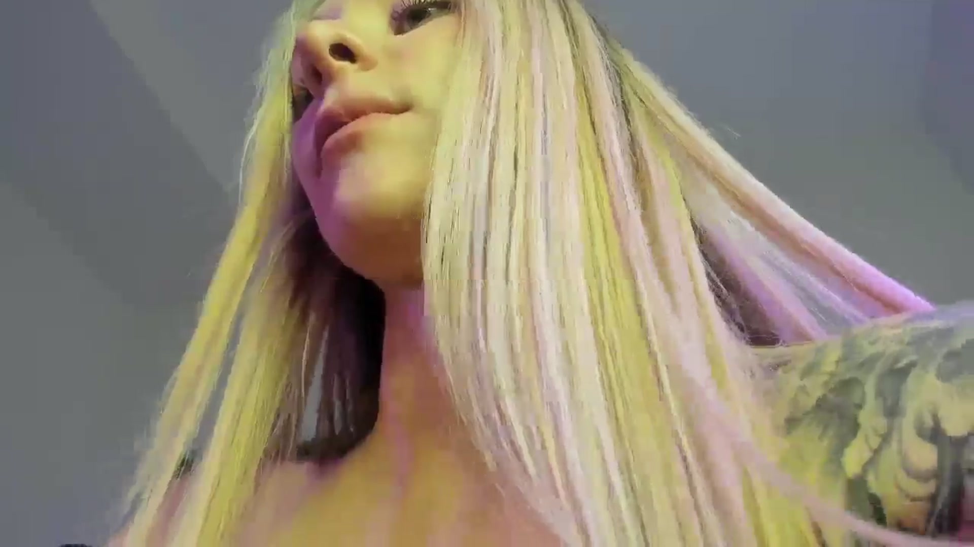 Gallery image thumbnail from Horny_Blond's myfreecams stream on, 11/14/2025, 10:05 image 19 of 20