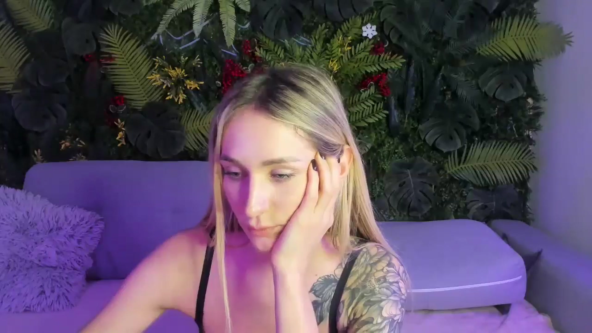 Gallery image thumbnail from Horny_Blond's myfreecams stream on, 11/15/2025, 10:40 image 16 of 20