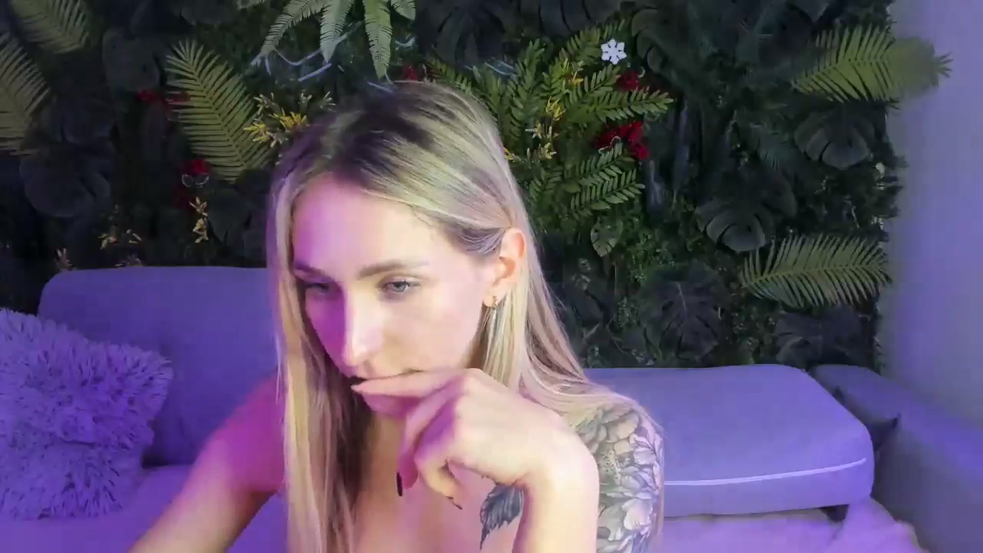 Gallery image thumbnail from Horny_Blond's myfreecams stream on, 11/15/2025, 10:52 image 4 of 20
