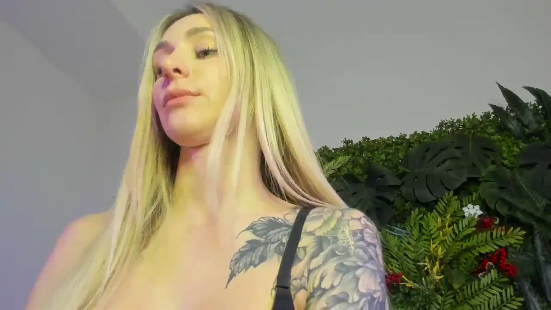 Gallery image thumbnail from Horny_Blond's myfreecams stream on, 11/15/2025, 11:13 image 9 of 20
